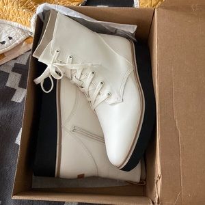 Dr Scholl’s White Zip Up Lace Boots